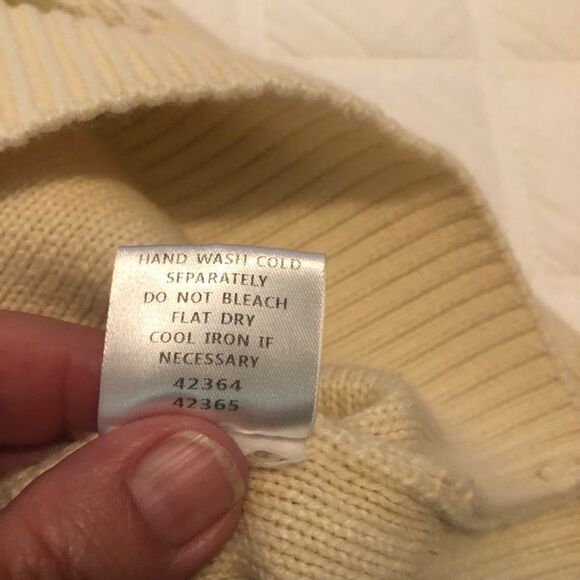 Cute & Cozy Sweater EUC - Picture 7 of 7